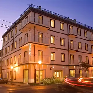 Ξενοδοχείο Card International